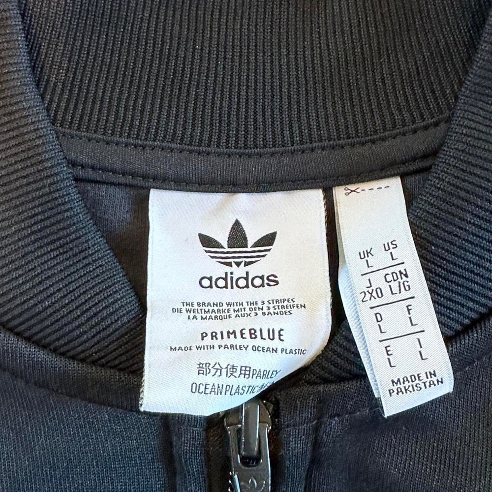 Men’s Adidas Zip-up Jacket
Great condition!! - Picture 2 of 3